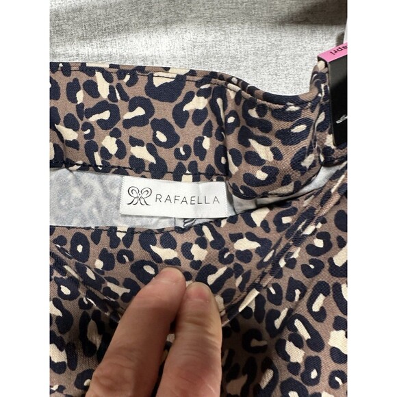 NWT Rafaella Comfort Pull On Capri Pants Leopard Print Size 6 Elastic Waist - Picture 9 of 11